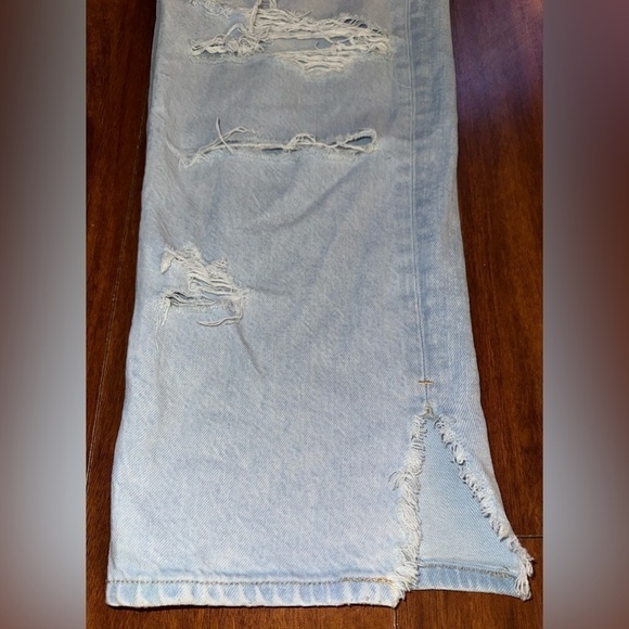 American Eagle Strigid Super High-Rise Baggy Straight Jeans - Picture 4 of 9